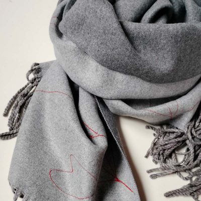 Foulard INDIRA Gris fosc i clar-vermell